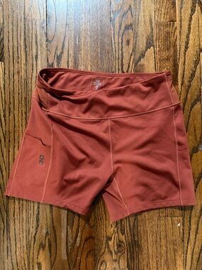 On Running Performance Shorty Tights Rust Terracotta Women's with Pockets